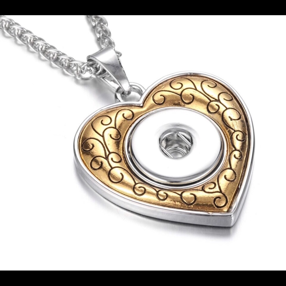 Snap button heart necklace. - Picture 2 of 2